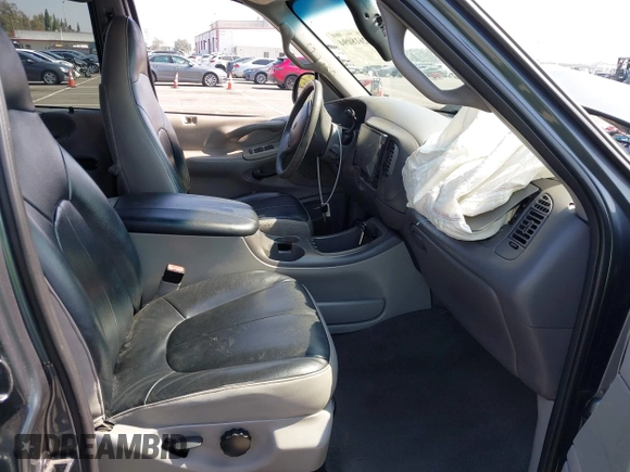 2001 Ford Expedition XLT with VIN 1FMRU15W51LB26235, listed as a IAAI auction lot 42618094 with 204,892 mi miles and . Bid and sale history available at DreamBid. Image 5.