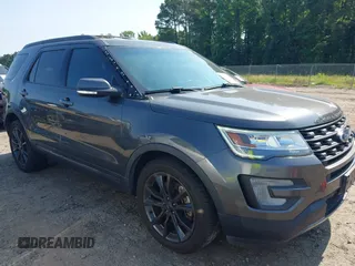 2017 Ford Explorer XLT z VIN 1FM5K7D82HGA31550, wystawiony jako IAAI lot #42391756 z przebiegiem 141 291 mil mil oraz . Historia ofert i sprzedaży dostępna na DreamBid. Obrazek 1.