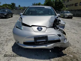2017 Nissan LEAF SV z VIN 1N4BZ0CP6HC306580, wystawiony jako Copart lot #57180815 z przebiegiem 41 896 mil mil oraz Szkoda całkowita • Salvage title. Historia ofert i sprzedaży dostępna na DreamBid. Obrazek 5.