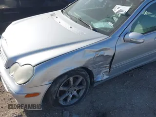 2007 Mercedes-Benz C 280 Luxury с VIN WDBRF92H67F898381, выставлен на аукционе IAAI как лот 41802139 с пробегом 147 866 миль миль и . История ставок и продаж доступна на DreamBid. Изображение 6.