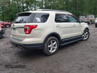 2018 Ford Explorer XLT z VIN 1FM5K7D89JGA02570, wystawiony jako IAAI lot #42262888 z przebiegiem 117 002 mil mil oraz . Historia ofert i sprzedaży dostępna na DreamBid. Obrazek 4.