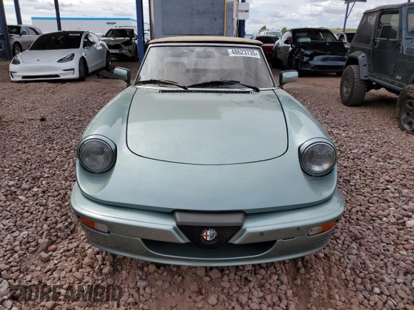 1986 Alfa Romeo Spider Veloce z VIN ZARBA5417G1040320, wystawiony jako Copart lot #48623735 z przebiegiem 134 891 mil mil oraz Tytuł czysty. Historia ofert i sprzedaży dostępna na DreamBid. Obrazek 5.