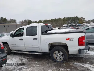 2010 Chevrolet Silverado 1500 LT with VIN 3GCRKSE32AG259148, listed as a IAAI auction lot 41518065 with 97,611 mi miles and . Bid and sale history available at DreamBid. Image 14.