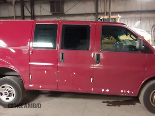 2017 GMC Savana Cargo Van with VIN 1GTW7AFF8H1112249, listed as a IAAI auction lot 40982298 with 105,228 mi miles. Bid and sale history available at carsss.com. Image 13.