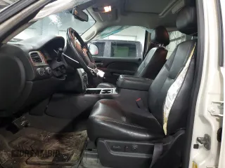 2013 GMC Yukon XL SLT with VIN 1GKS2KE70DR270162, listed as a Copart auction lot 44357555 with 141,889 mi miles and Salvage Title. Bid and sale history available at carsss.com. Image 7.
