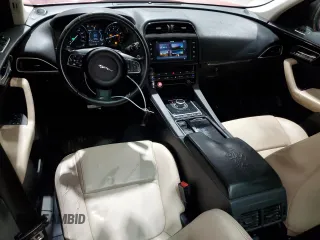 2018 Jaguar F-Pace 30t Premium z VIN SADCJ2GXXJA204104, wystawiony jako Copart lot #61648715 z przebiegiem 126 985 mil mil oraz Szkoda całkowita • Salvage title. Historia ofert i sprzedaży dostępna na DreamBid. Obrazek 8.