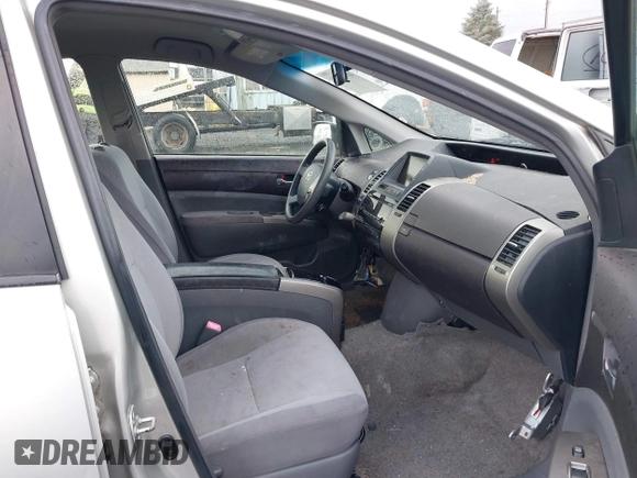 2005 Toyota Prius with VIN JTDKB22UX53105763, listed as a IAAI auction lot 40792034 with 188,889 mi miles. Bid and sale history available at carsss.com. Image 5.