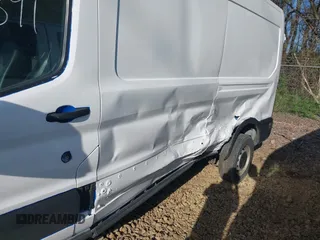 2020 Ford Transit Cargo с VIN 1FTBR1C84LKB56363, выставлен на аукционе IAAI как лот 41936891 с пробегом 78 819 миль миль и . История ставок и продаж доступна на DreamBid. Изображение 6.