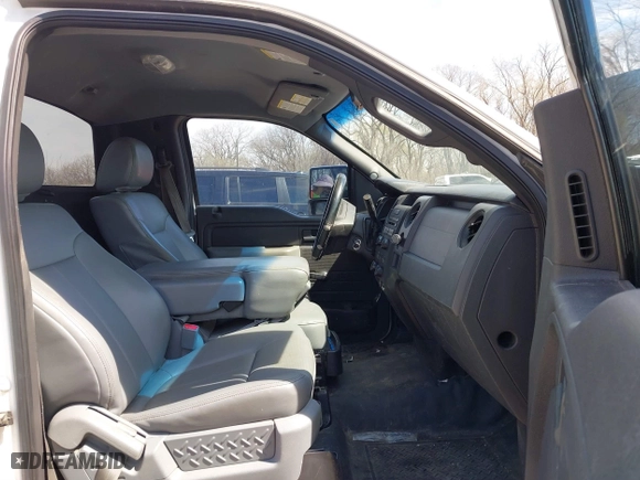 2014 Ford F-150 XL with VIN 1FTMF1CM1EKD53945, listed as a IAAI auction lot 41889789 with 296,163 mi miles. Bid and sale history available at carsss.com. Image 5.