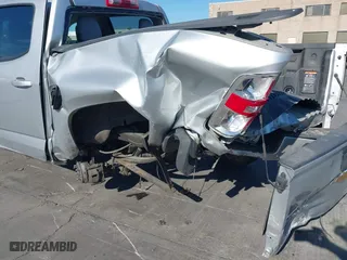 2020 Chevrolet Colorado 2WD Work Truck with VIN 1GCGSBEN0L1209889, listed as a IAAI auction lot 40390370 with 67,417 mi miles. Bid and sale history available at carsss.com. Image 17.
