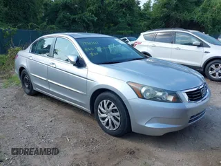 2010 Honda Accord LX z VIN 1HGCP2F32AA037716, wystawiony jako IAAI lot #39982111 z przebiegiem 130 295 mil mil oraz . Historia ofert i sprzedaży dostępna na DreamBid. Obrazek 1.