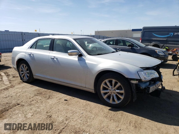 2019 Chrysler 300 Limited with VIN 2C3CCAKG9KH591128, listed as a Copart auction lot 47474235 with 98,024 mi miles and Salvage Title. Bid and sale history available at carsss.com. Image 4.