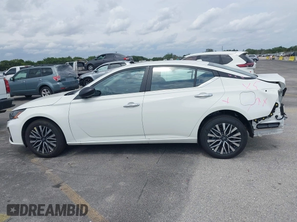 2025 Nissan Altima SV with VIN 1N4BL4DW9SN354116, listed as a IAAI auction lot 41757622 with 3,013 mi miles and . Bid and sale history available at DreamBid. Image 15.