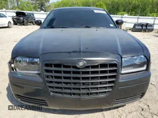 2008 Chrysler 300 LX z VIN 2C3KA43R78H136273, wystawiony jako Copart lot #53509315 z przebiegiem 73 772 mil mil oraz Szkoda całkowita • Salvage title. Historia ofert i sprzedaży dostępna na DreamBid. Obrazek 5.