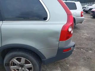 2004 Volvo XC90 with VIN YV1CZ59H741124995, listed as a IAAI auction lot 41906283 with 179,793 mi miles. Bid and sale history available at carsss.com. Image 6.