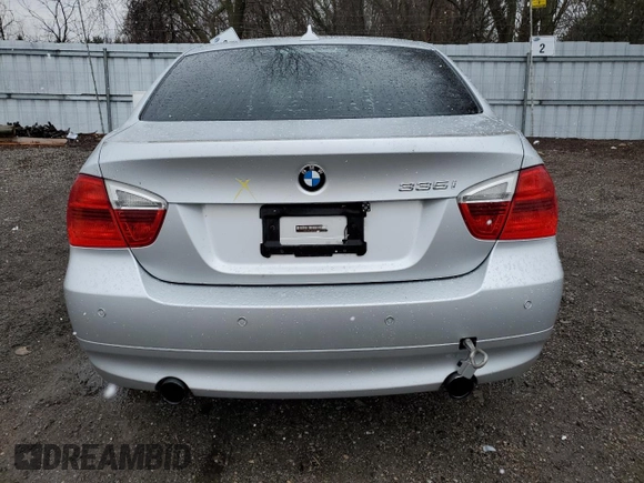 2008 BMW 3 Series 335i z VIN WBAVB73598KY62632, wystawiony jako Copart lot #50238765 z przebiegiem Nie podano mil oraz Nie do naprawy • Non repairable. Historia ofert i sprzedaży dostępna na DreamBid. Obrazek 6.
