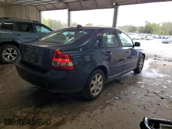 2007 Volvo S40 2.4L z VIN YV1MS382X72283244, wystawiony jako Copart lot #52902415 z przebiegiem 86 821 mil mil oraz Tytuł czysty. Historia ofert i sprzedaży dostępna na DreamBid. Obrazek 3.