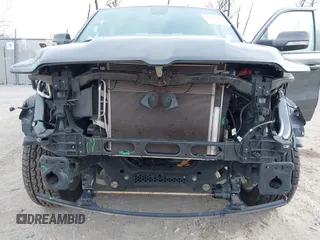 2022 Ram 1500 Big Horn z VIN 1C6SRFFT4NN381744, wystawiony jako IAAI lot #41621744 z przebiegiem 48 414 mil mil oraz . Historia ofert i sprzedaży dostępna na DreamBid. Obrazek 6.