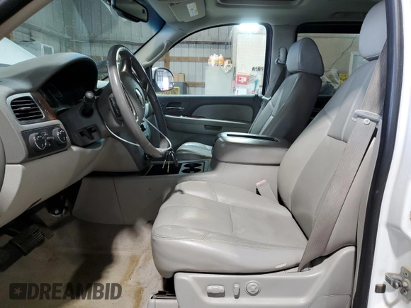 2007 GMC Yukon XL SLT with VIN 1GKFK16327J247671, listed as a Copart auction lot 48088245 with 201,157 mi miles and Salvage Title. Bid and sale history available at carsss.com. Image 7.