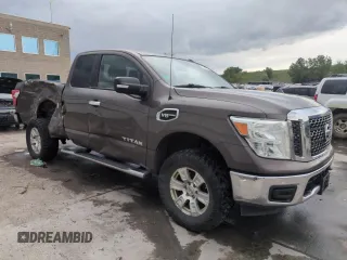 2017 Nissan Titan S z VIN 1N6AA1CJ2HN553031, wystawiony jako Copart lot #59764065 z przebiegiem 148 012 mil mil oraz Szkoda całkowita • Salvage title. Historia ofert i sprzedaży dostępna na DreamBid. Obrazek 4.