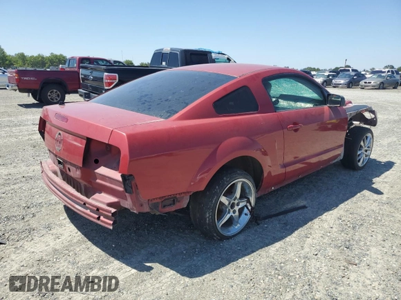 2007 Ford Mustang GT Deluxe z VIN 1ZVHT82H875231542, wystawiony jako Copart lot #54949755 z przebiegiem Nie podano mil oraz Nie do naprawy • Non repairable. Historia ofert i sprzedaży dostępna na DreamBid. Obrazek 3.