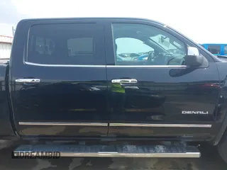 2016 GMC Sierra 1500 Denali z VIN 3GTU2PEC9GG172430, wystawiony jako IAAI lot #42109616 z przebiegiem 213 831 mil mil oraz . Historia ofert i sprzedaży dostępna na DreamBid. Obrazek 13.