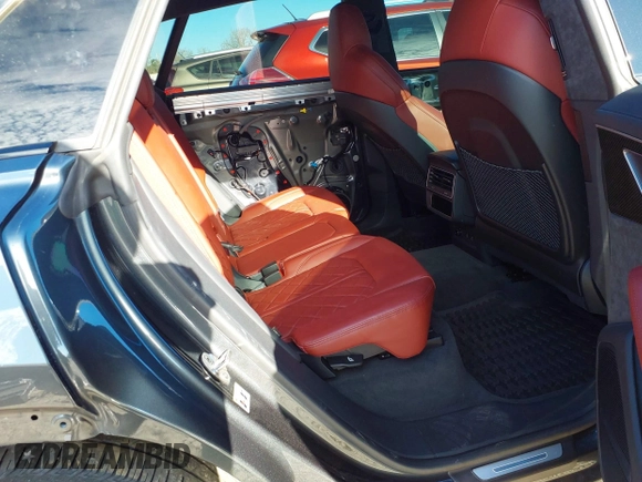 2022 Audi SQ8 Premium Plus with VIN WA1AWBF19ND025861, listed as a IAAI auction lot 41640362 with 36,594 mi miles and . Bid and sale history available at DreamBid. Image 8.