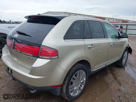 2010 Lincoln MKX z VIN 2LMDJ6JC0ABJ11318, wystawiony jako IAAI lot #42448885 z przebiegiem 92 860 mil mil oraz . Historia ofert i sprzedaży dostępna na DreamBid. Obrazek 4.