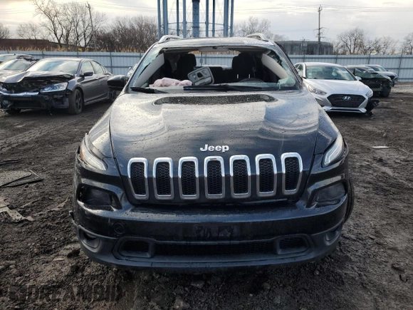 2016 Jeep Cherokee Latitude with VIN 1C4PJMCB2GW199589, listed as a Copart auction lot 46956455 with 105,080 mi miles and Salvage Title. Bid and sale history available at DreamBid. Image 5.