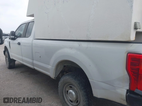 2019 Ford F-250 XL with VIN 1FT7X2B67KEC10592, listed as a IAAI auction lot 42135477 with 211,401 mi miles and . Bid and sale history available at DreamBid. Image 14.