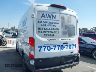 2020 Ford Transit Cargo z VIN 1FTBR1C83LKB11124, wystawiony jako IAAI lot #41634299 z przebiegiem 80 802 mil mil oraz . Historia ofert i sprzedaży dostępna na DreamBid. Obrazek 3.