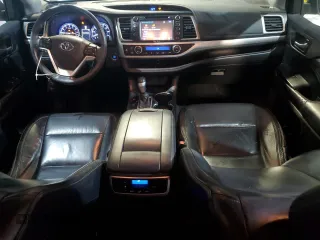 2015 Toyota Highlander XLE z VIN 5TDJKRFH9FS217763, wystawiony jako Copart lot #54377945 z przebiegiem 171 884 mil mil oraz Szkoda całkowita • Salvage title. Historia ofert i sprzedaży dostępna na DreamBid. Obrazek 8.