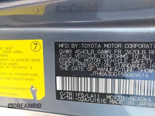 2005 Lexus ES 330 with VIN JTHBA30G155069616, listed as a IAAI auction lot 42093544 with 291,157 mi miles. Bid and sale history available at carsss.com. Image 9.