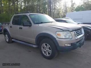 2007 Ford Explorer Sport Trac XLT with VIN 1FMEU31K17UA03709, listed as a IAAI auction lot 42113395 with 213,203 mi miles. Bid and sale history available at carsss.com. Image 1.
