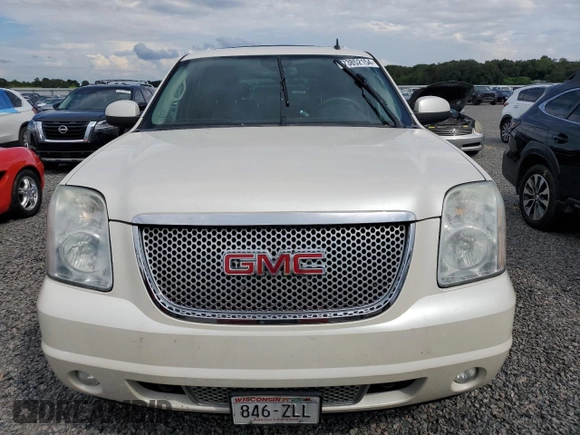 2010 GMC Yukon Denali with VIN 1GKUCEEF8AR253197, listed as a Copart auction lot 73852154 with 0 mi miles and Salvage Title. Bid and sale history available at carsss.com. Image 5.