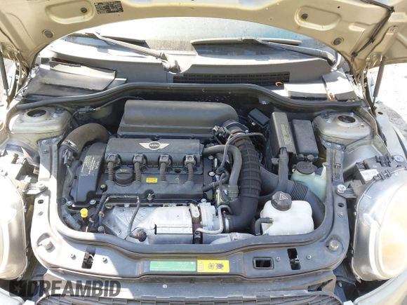 2010 MINI Hardtop S with VIN WMWMF7C58ATX45365, listed as a IAAI auction lot 42035404 with 26,393 mi miles and . Bid and sale history available at DreamBid. Image 10.