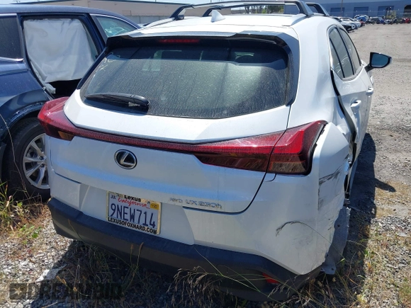 2024 Lexus UX 250h Premium with VIN JTHP9JBH3R2077751, listed as a IAAI auction lot 41943549 with 3,497 mi miles and . Bid and sale history available at DreamBid. Image 17.