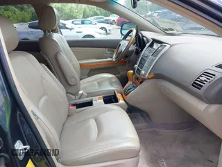 2005 Lexus RX 330 z VIN 2T2HA31U95C068793, wystawiony jako IAAI lot #42293231 z przebiegiem 127 960 mil mil oraz . Historia ofert i sprzedaży dostępna na DreamBid. Obrazek 5.