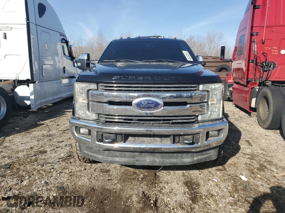 2017 Ford F-350 Lariat with VIN 1FT8W3DT7HEB44652, listed as a Copart auction lot 65071615 with 55,544 mi miles and Salvage title. Bid and sale history available at DreamBid. Image 5.