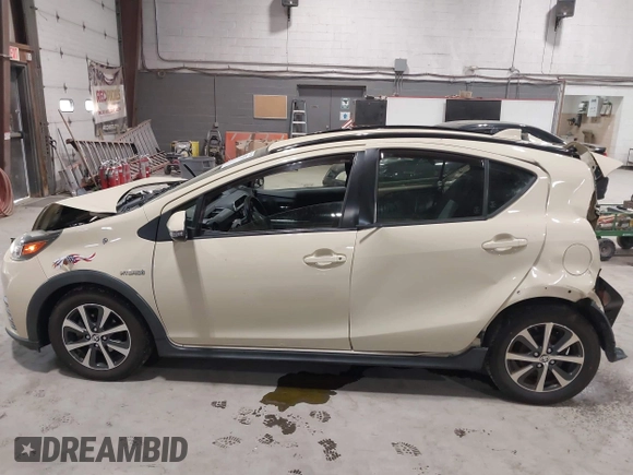 2018 Toyota Prius One with VIN JTDKDTB33J1618298, listed as a IAAI auction lot 42142736 with 101,981 mi miles and . Bid and sale history available at DreamBid. Image 15.