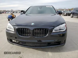 2015 BMW 7 Series 750Li xDrive z VIN WBAYF8C54FD654540, wystawiony jako Copart lot #49346035 z przebiegiem 98 336 mil mil oraz Szkoda całkowita • Salvage title. Historia ofert i sprzedaży dostępna na DreamBid. Obrazek 5.