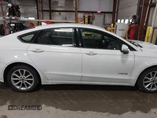 2019 Ford Fusion SE with VIN 3FA6P0LUXKR188040, listed as a IAAI auction lot 41079252 with 113,667 mi miles and . Bid and sale history available at carsss.com. Image 13.
