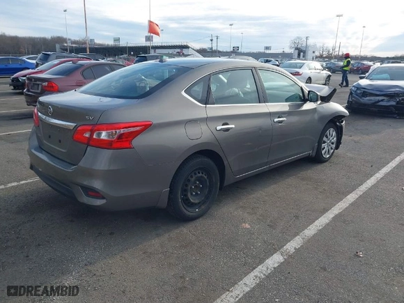 2016 Nissan Sentra SR with VIN 3N1AB7AP2GL660107, listed as a IAAI auction lot 41511684 with 92,293 mi miles. Bid and sale history available at carsss.com. Image 4.