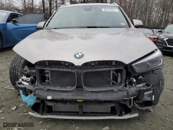 2022 BMW X1 xDrive28i with VIN WBXJG9C07N5U58213, listed as a Copart auction lot 86576204 with 25,890 mi miles and Salvage Title. Bid and sale history available at carsss.com. Image 5.