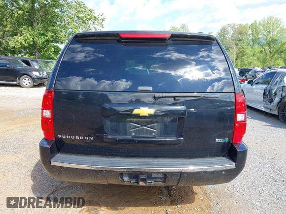 2011 Chevrolet Suburban LTZ with VIN 1GNSKKE38BR359006, listed as a IAAI auction lot 42183589 with 162,154 mi miles and . Bid and sale history available at DreamBid. Image 17.