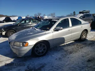 2008 Volvo S60 2.5T with VIN YV1RH592382670816, listed as a Copart auction lot 89077025 with 147,401 mi miles and Clean Title. Bid and sale history available at carsss.com. Image 1.
