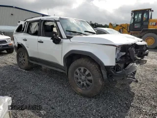 2024 Toyota Land Cruiser z VIN JTEABFAJ9RK004196, wystawiony jako Copart lot #54755695 z przebiegiem Nie podano mil oraz Szkody całkowita. Historia ofert i sprzedaży dostępna na DreamBid. Obrazek 4.