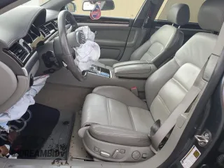 2007 Audi S8 z VIN WAUPN44E67N011785, wystawiony jako Copart lot #76303054 z przebiegiem Nie podano mil oraz Szkoda całkowita • Salvage title. Historia ofert i sprzedaży dostępna na DreamBid. Obrazek 7.