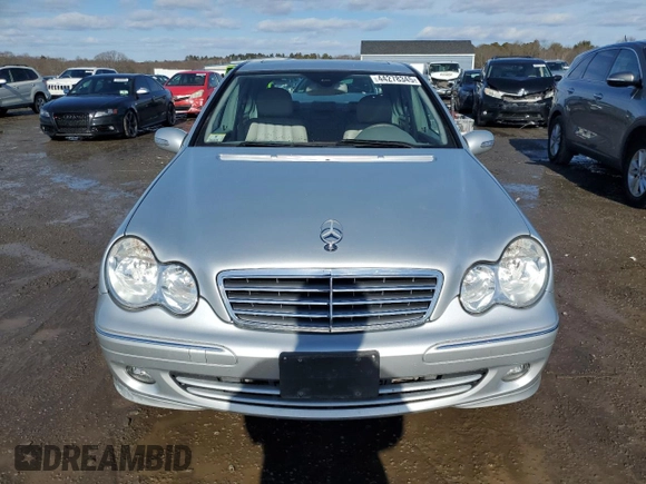 2006 Mercedes-Benz C 280 Luxury with VIN WDBRF92H36F783476, listed as a Copart auction lot 44278345 with 113,370 mi miles and Clean Title. Bid and sale history available at DreamBid. Image 5.