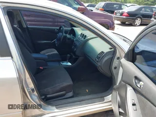 2011 Nissan Altima S with VIN 1N4AL2AP8BN470873, listed as a IAAI auction lot 42135060 with 171,894 mi miles and . Bid and sale history available at carsss.com. Image 5.